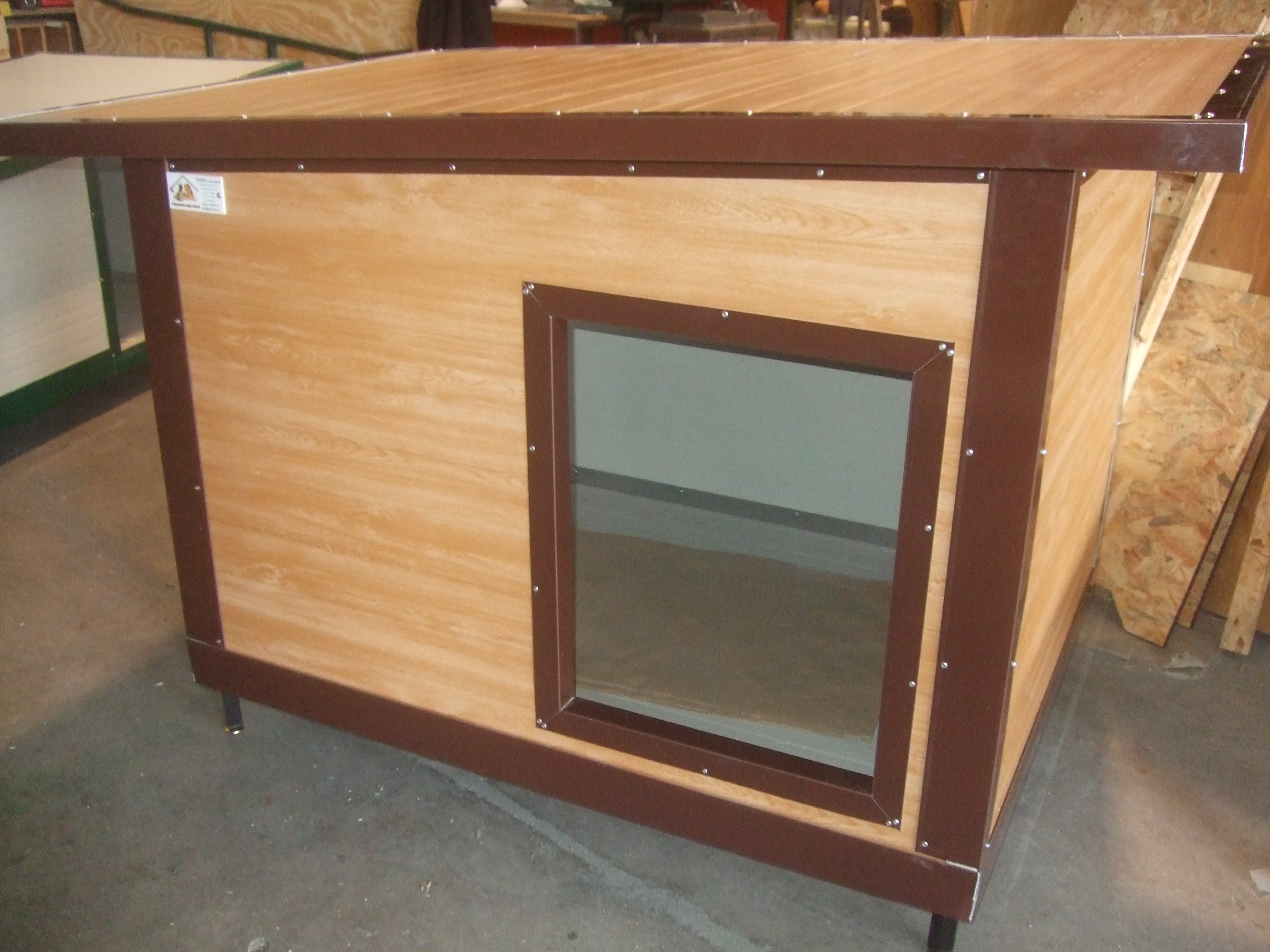 Cuccia Coibentata Deluxe in Finto Legno - Doppi Profili in Alluminio